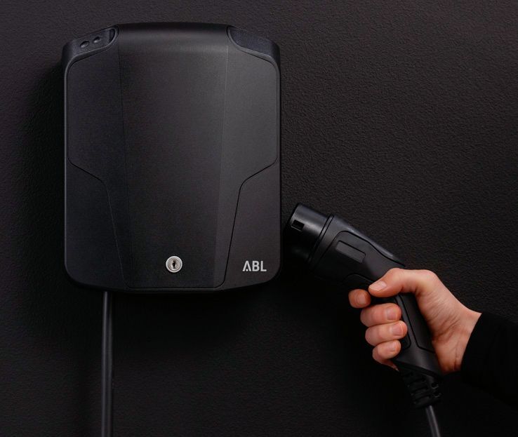 ABL-eMH1-Wallbox-1w1101-black-11kW-Ladekabel